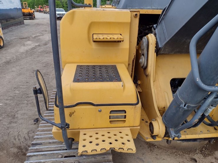 deere-270d-lc-image-48