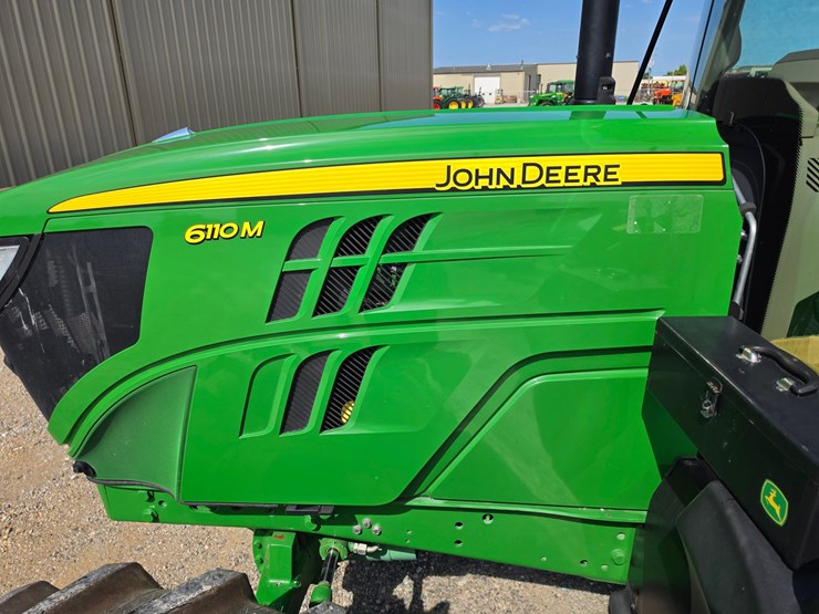 2019-john-deere-6110m-image-4