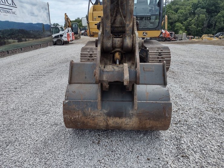 deere-160g-lc-image-22