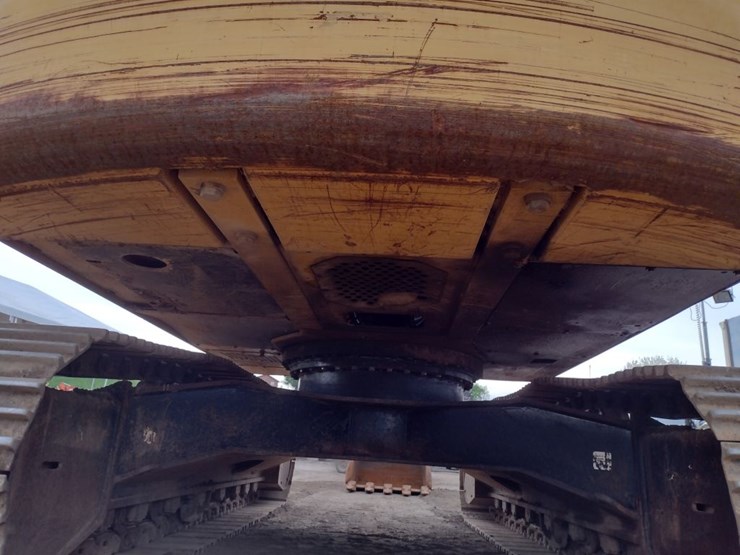 deere-270d-lc-image-28