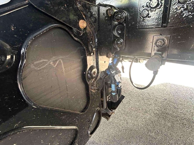 2018-freightliner-m2-106-image-34