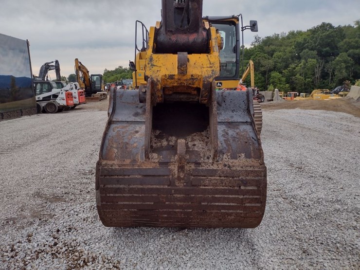 deere-380g-lc-image-22