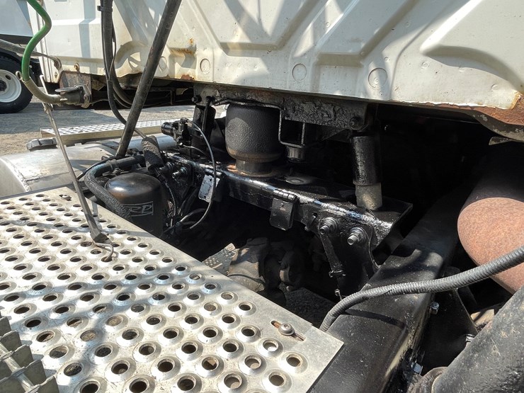 2011-international-prostar-image-48