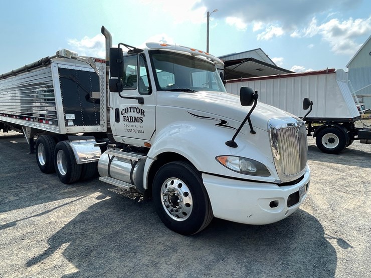 2011-international-prostar-image-3