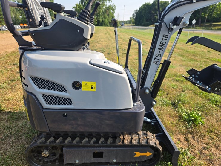 #8803-•-ats-me18-mini-excavator-image-5