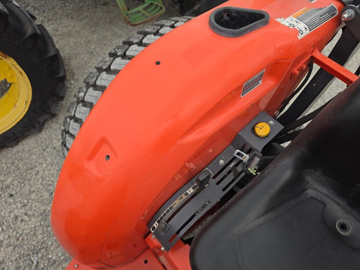 2021-kubota-l4701-image-12