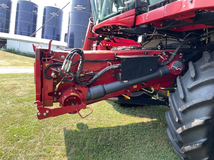 2018-case-ih-7240-image-13
