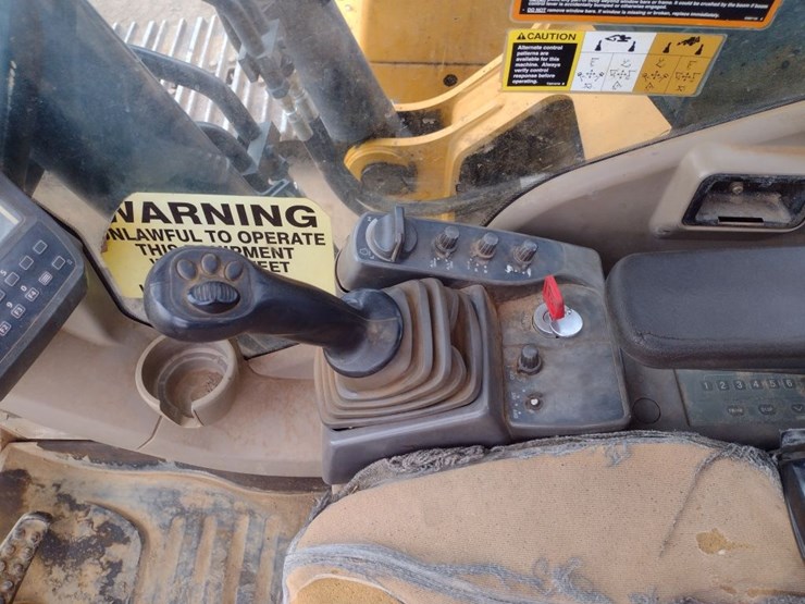 deere-270d-lc-image-8