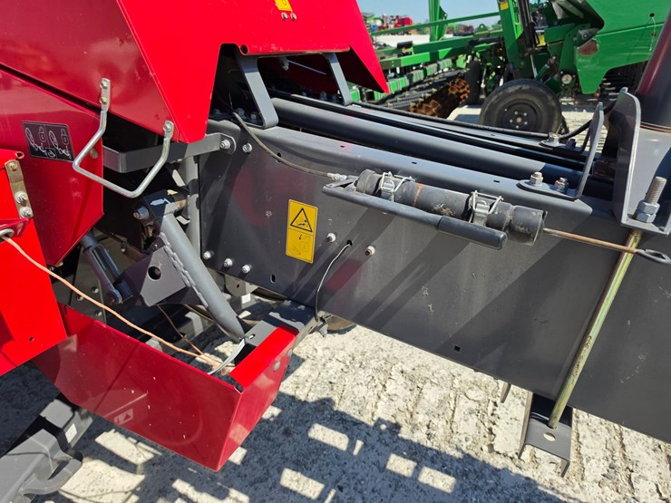 2021-massey-ferguson-1840-image-5