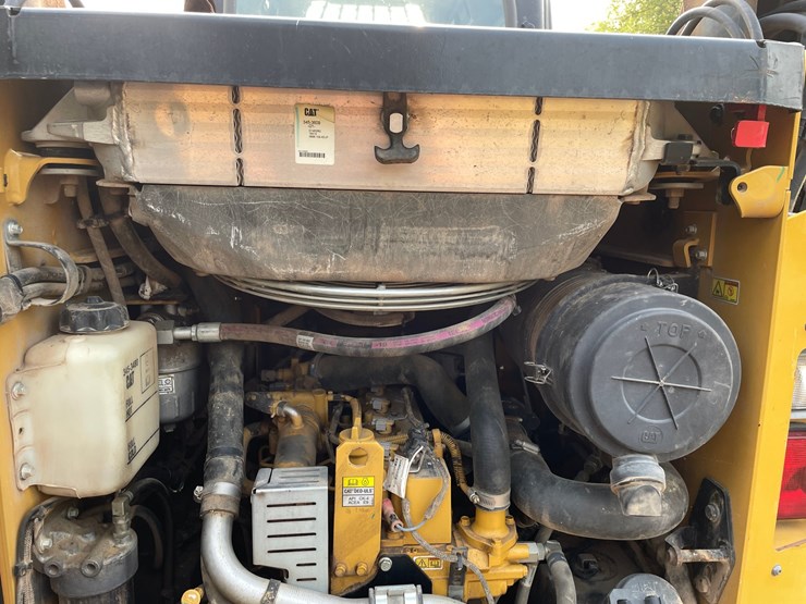 caterpillar-242d-image-64