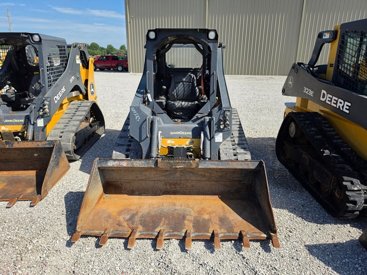 2023-deere-317g-image-2