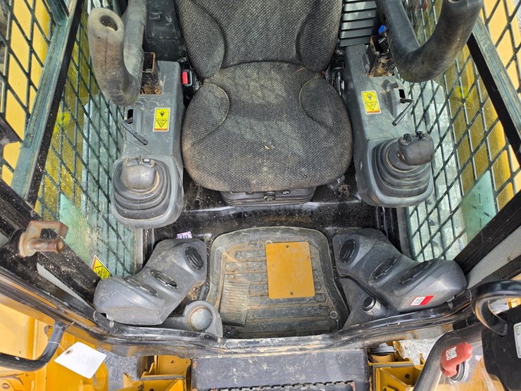 2016-caterpillar-259d-image-9