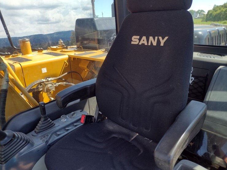 sany-sy135c-image-11
