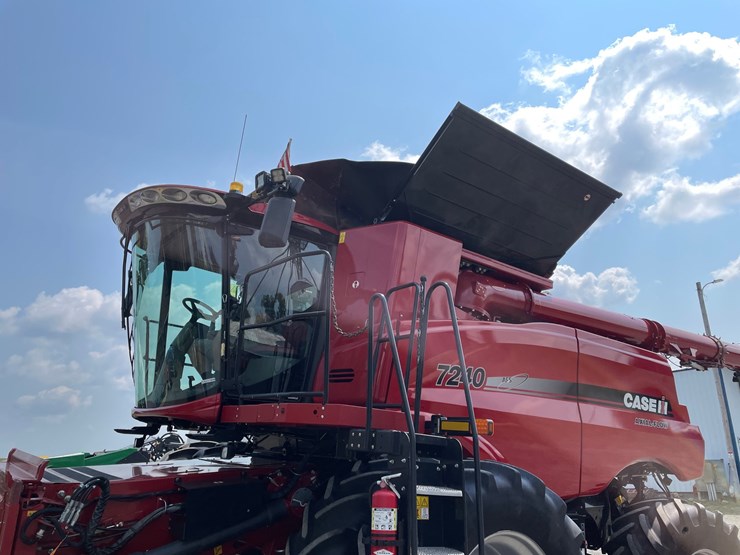 2018-case-ih-7240-image-109