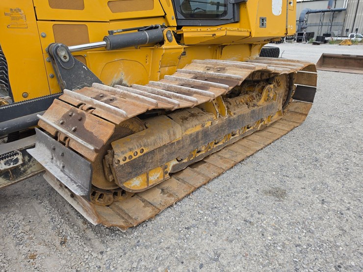 2019-deere-700k-lgp-image-13