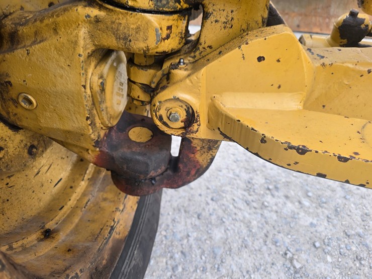2007-caterpillar-12h-image-32