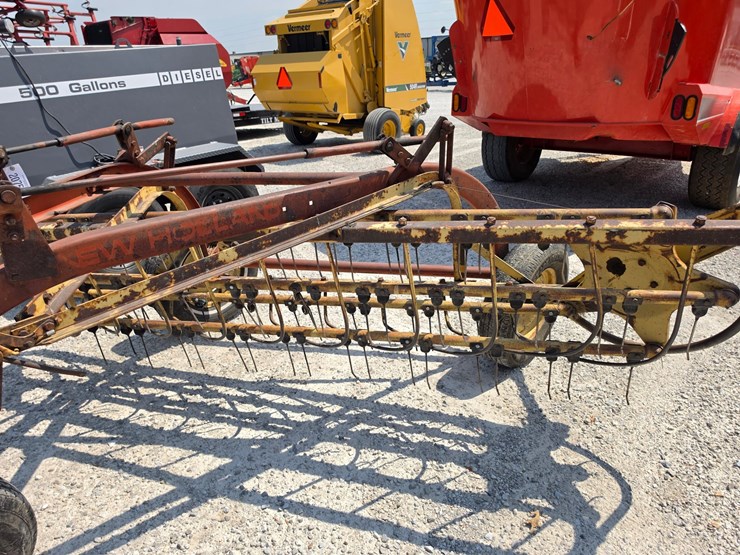 new-holland-256-image-3