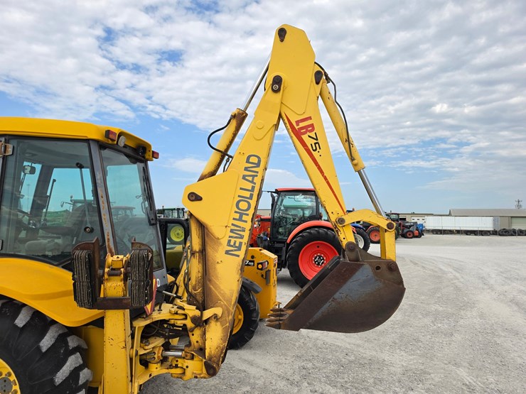 2001-new-holland-lb75-image-15