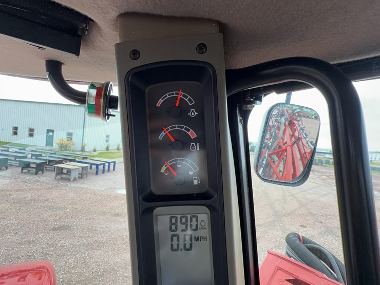 2009-case-ih-4420-self-propelled-sprayer-image-63