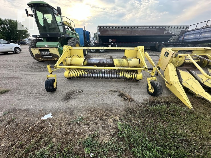 john-deere-630-image-1
