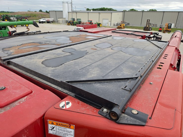 2011-case-ih-7120-image-11