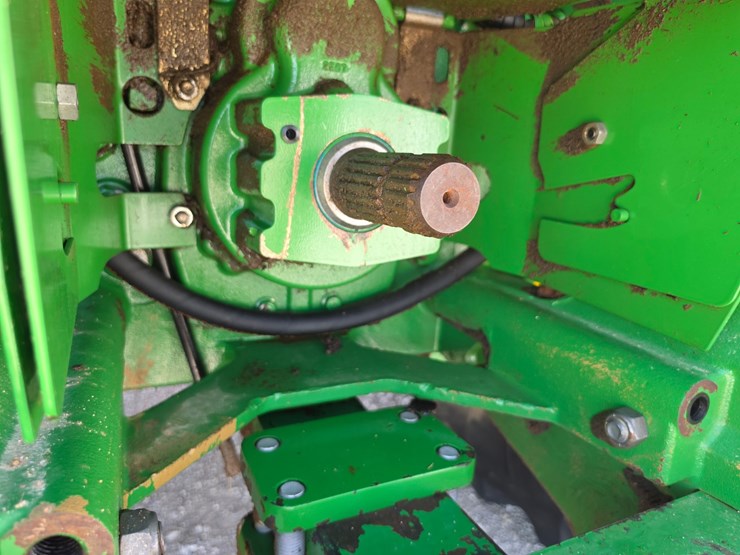 2012-john-deere-8335r-image-18