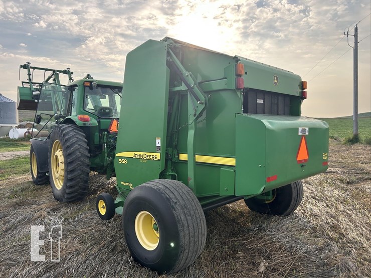 2010-john-deere-568-image-3