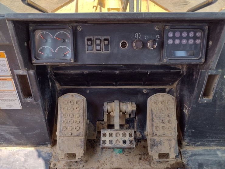 caterpillar-953c-image-8