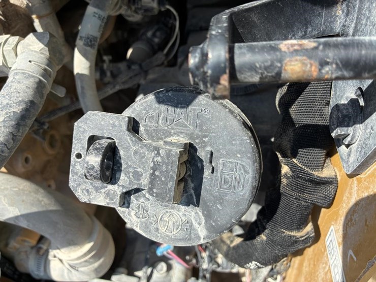 2023-caterpillar-259d3-image-14