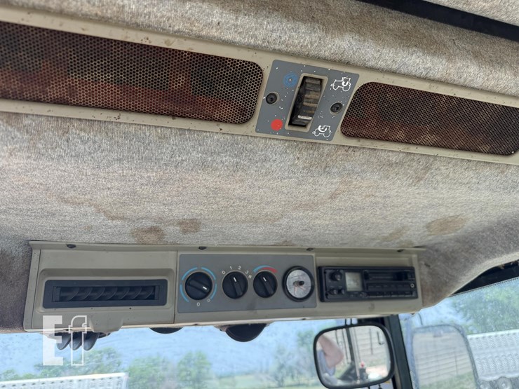 2005-agco-dt180-image-23