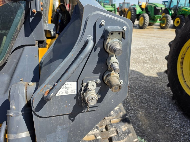 2018-deere-331g-image-6