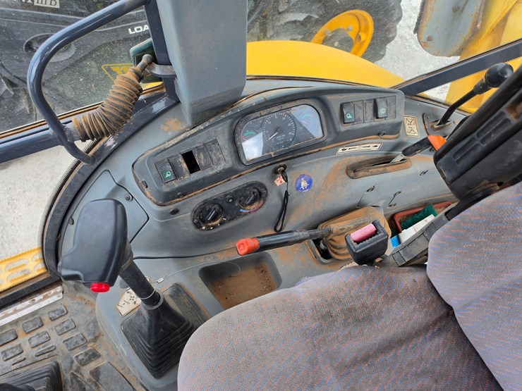 2001-new-holland-lb75-image-11