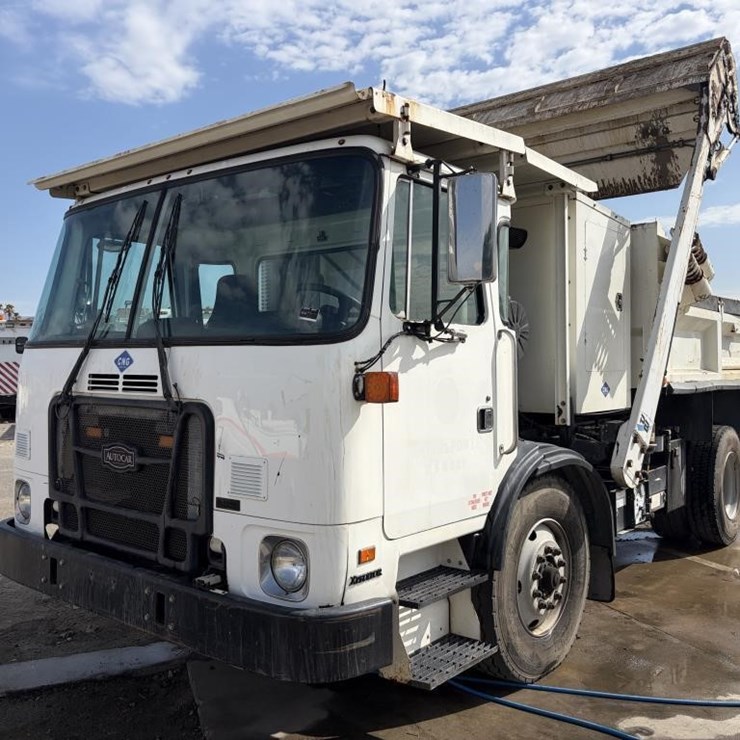 2011 AUTOCAR XPEDITOR