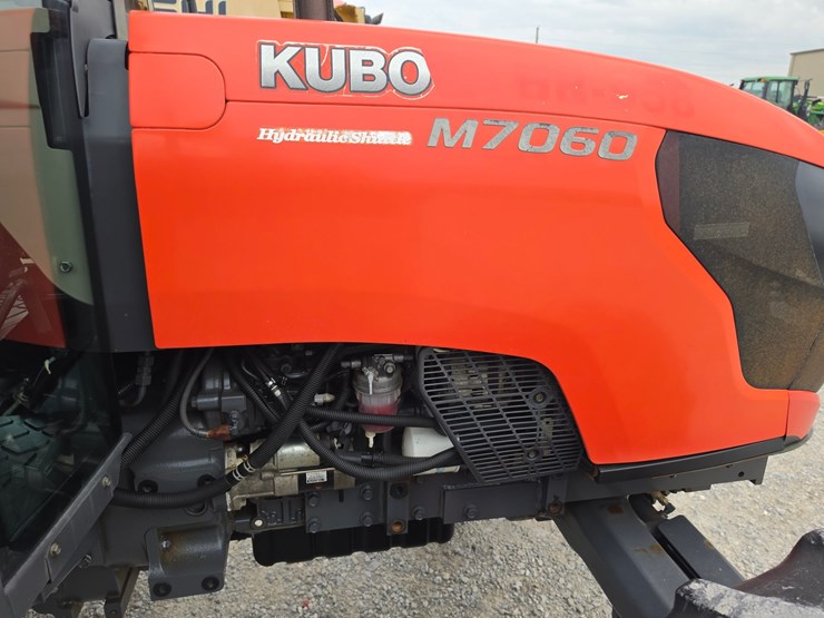 2016-kubota-m7060-image-34