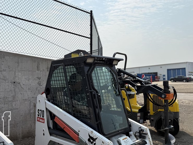 2016-bobcat-s70-image-4