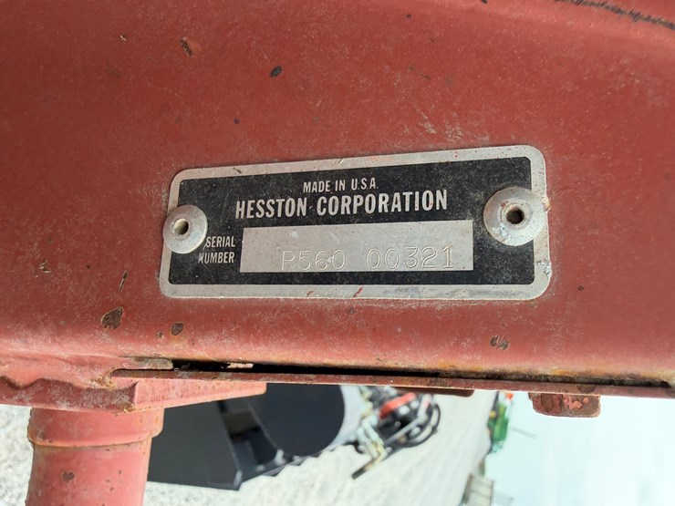hesston-560-image-8