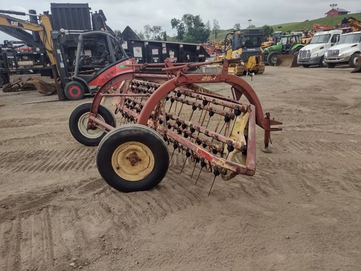 new-holland-258-image-20