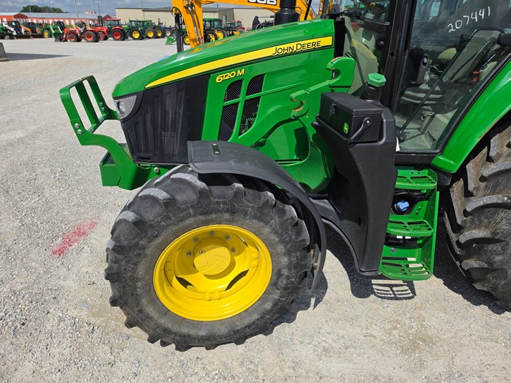 2022-john-deere-6120m-image-3