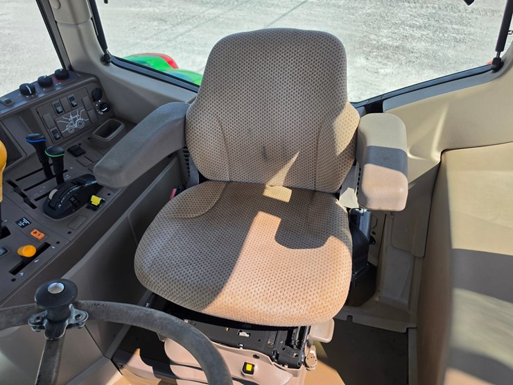 2014-john-deere-6140m-image-7