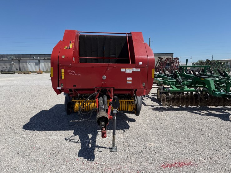 2012-new-holland-br7090-image-2
