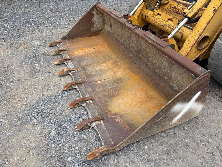 john-deere-325-image-8