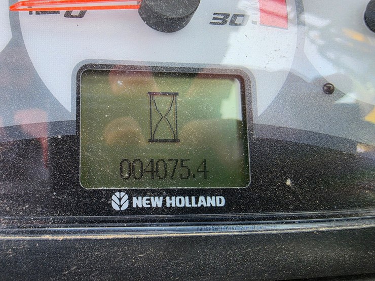 2022-new-holland-b95c-image-23