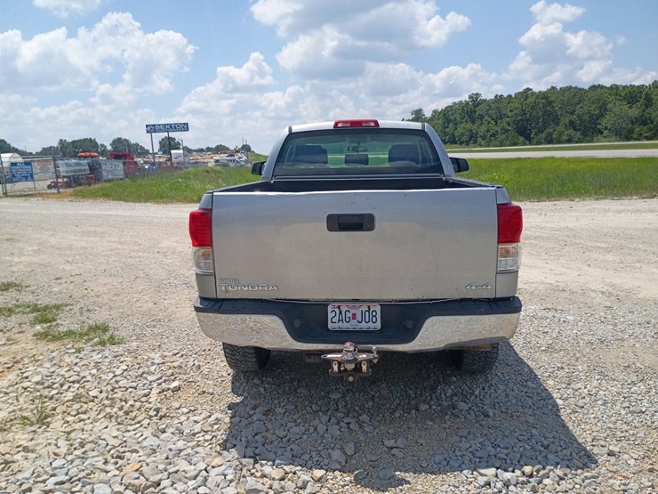 2010-toyota-tundra-image-6