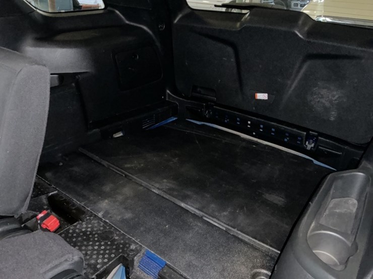 2018-ford-explorer-image-24