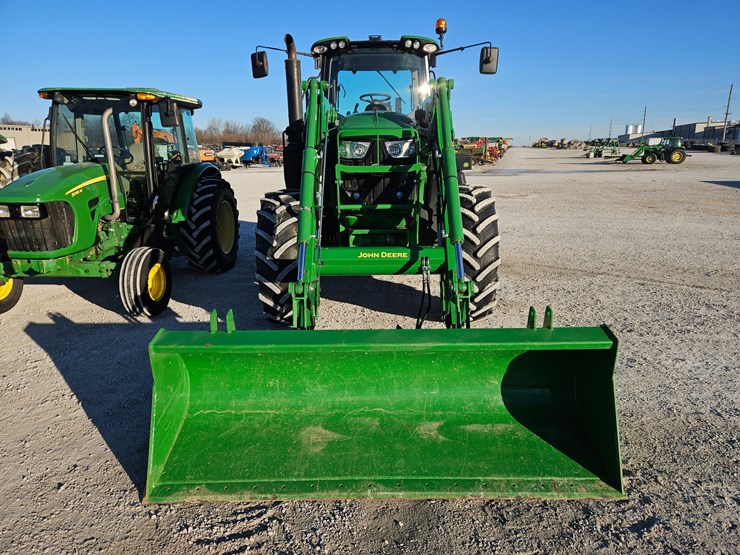 2024-john-deere-6175m-image-2