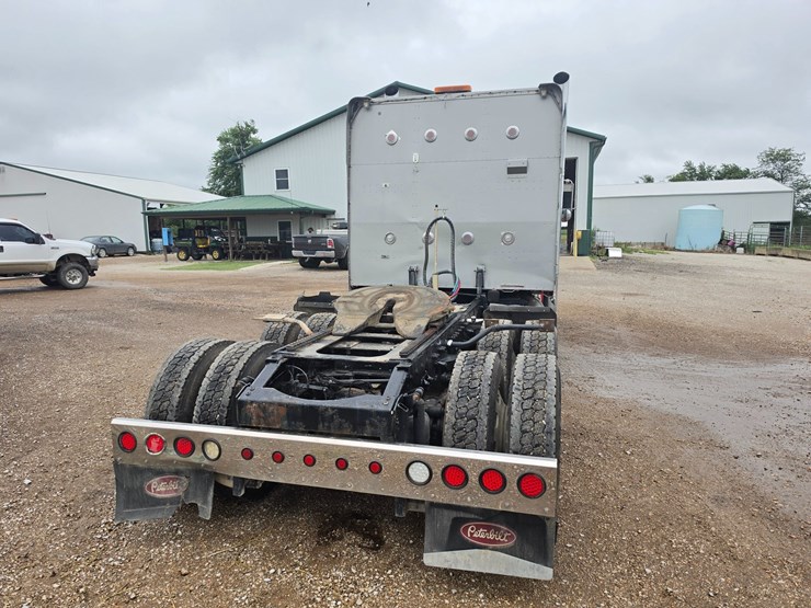 2006-peterbilt-379-image-13