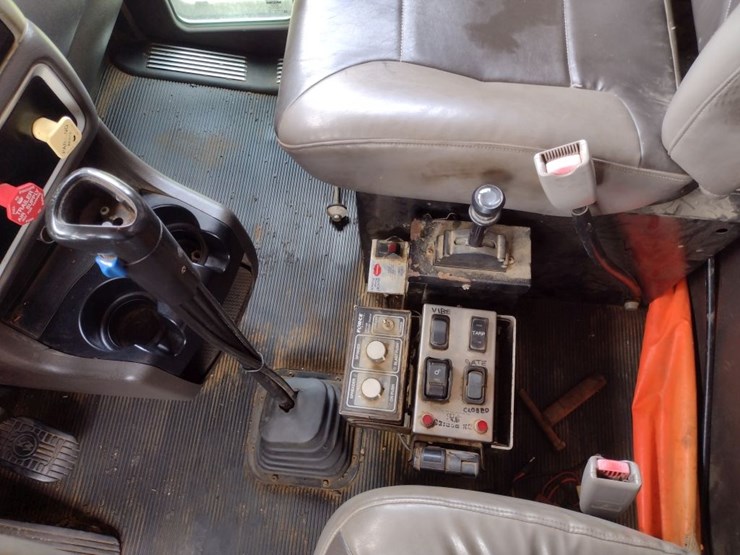 kenworth-t800-image-12