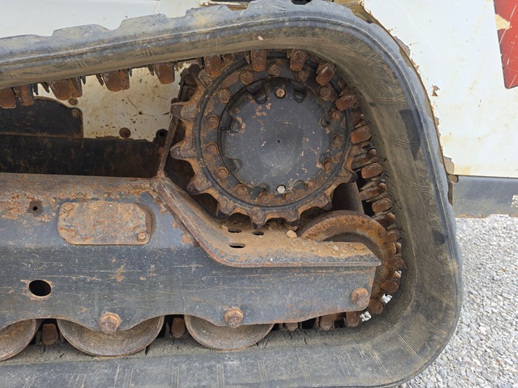 2022-bobcat-t550-image-42