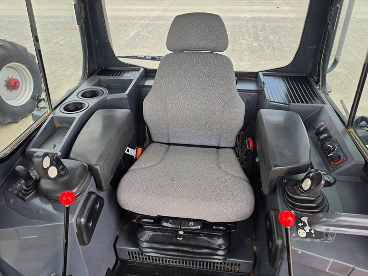 2016-deere-550k-xlt-image-10