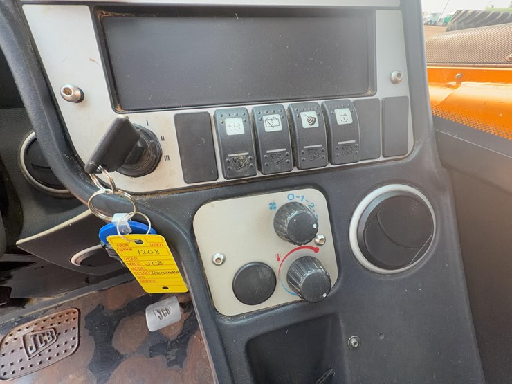 2011-jcb-510-56-image-40